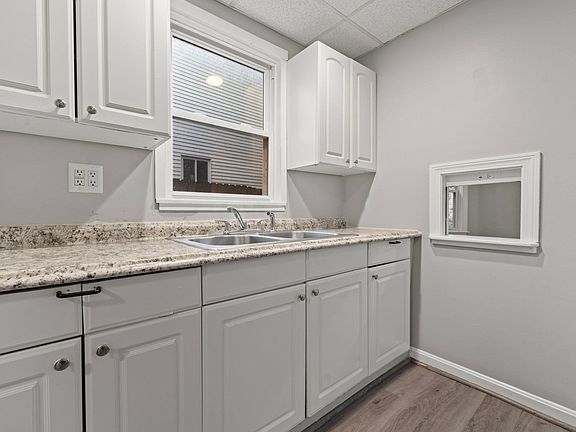 4th image of 99 Laurel Ave