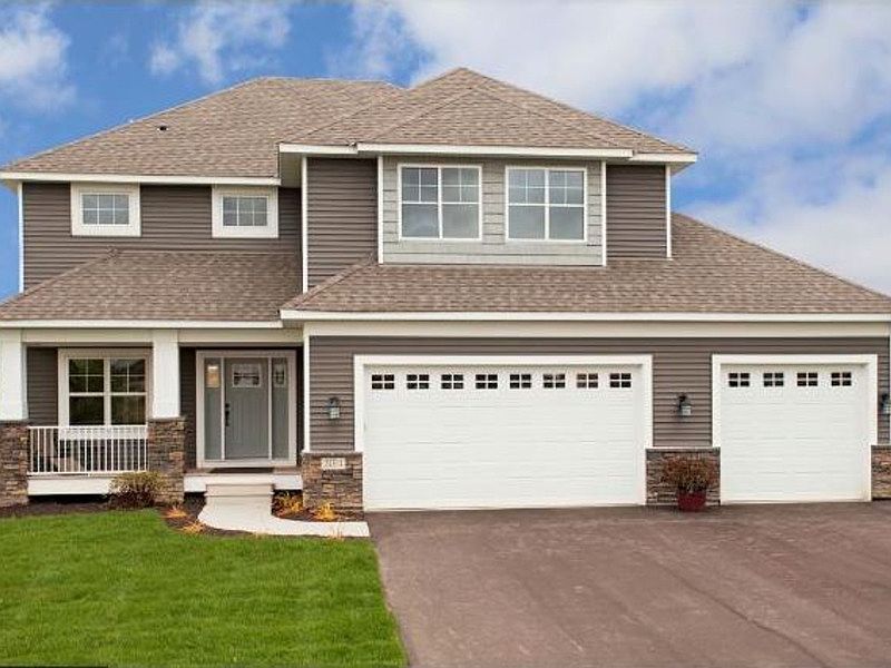 Custom 2-Story Home on an Acreage Lot 
With 4 Bed Rooms on One Level