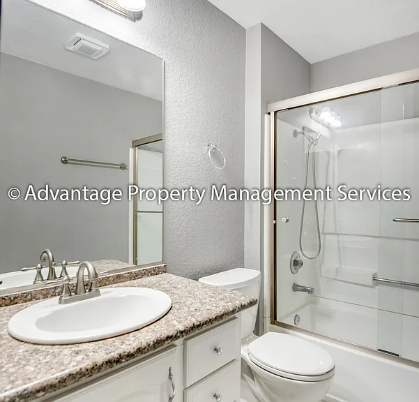 7112 Cross Creek Cir #D — Photo 8