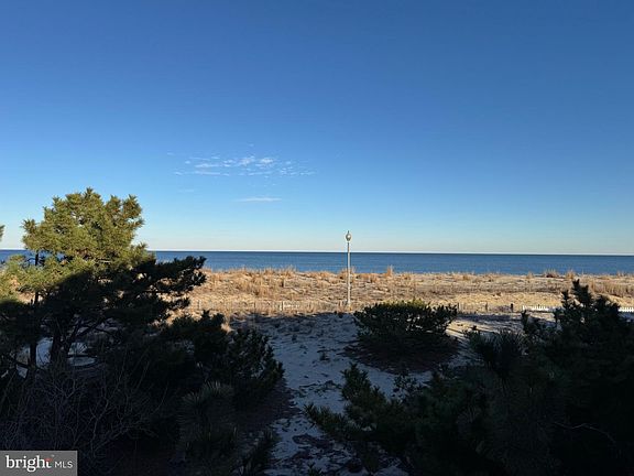 5th image of 705 S Boardwalk