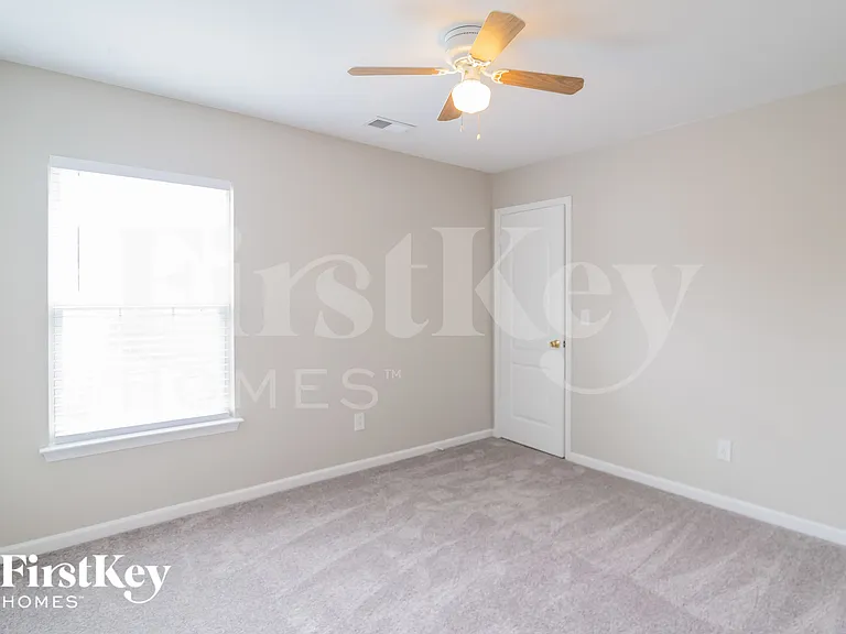 205 Commencement Blvd — Photo 13