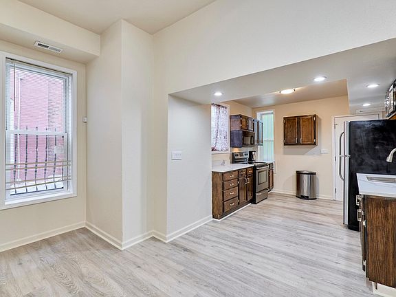 3rd image of 1421 N Park Pl