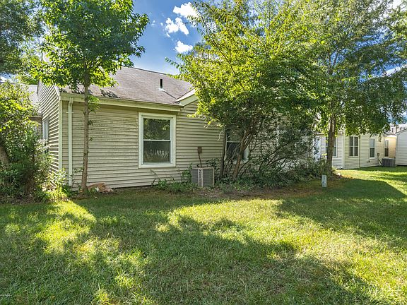 4th image of 14A Carnation Dr