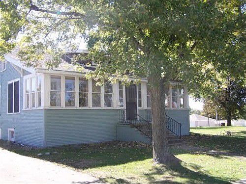 1st image of 1112 School St