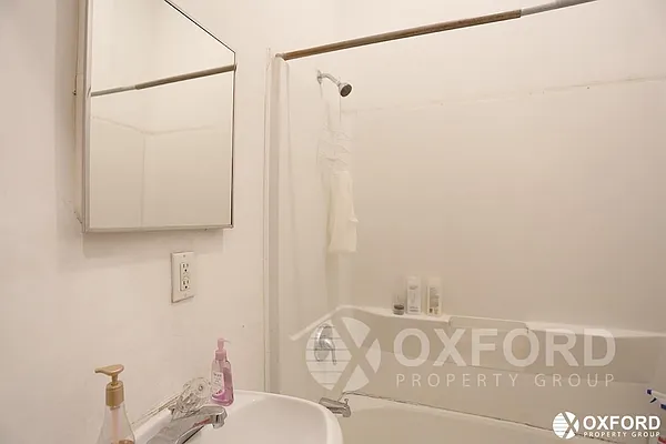 Rented by Oxford Property Group | media 3
