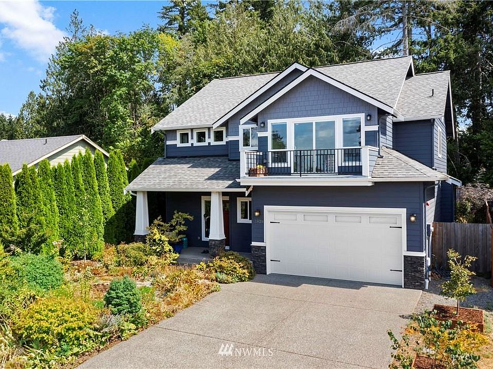 1st image of 1926 Arbutus St NE