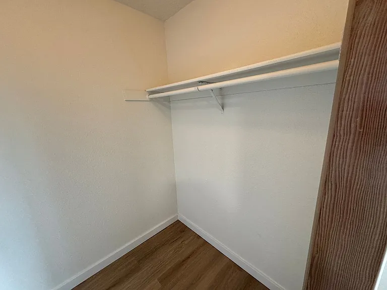 708 NE Avery St — Photo 20