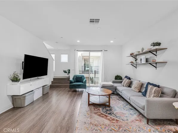19505 Astor Pl, Northridge, CA 91324