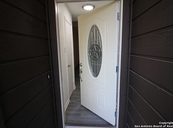 5th image of 849 Garden Meadow Dr