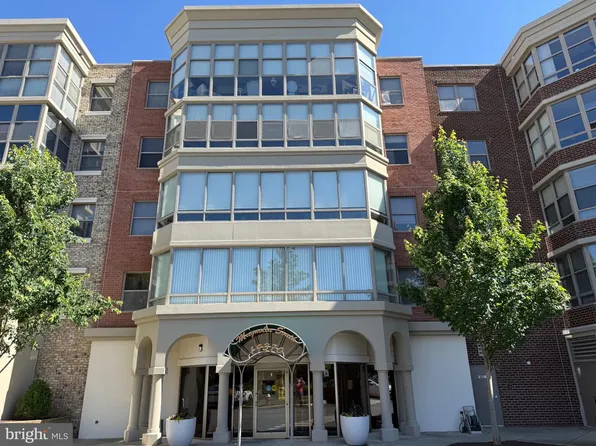 19370 Magnolia Grove Sq Unit 403, Lansdowne, VA 20176