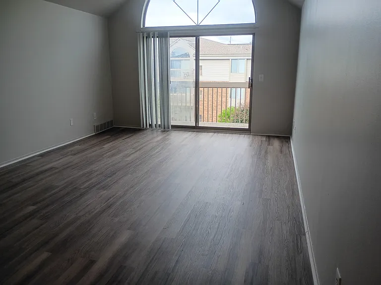 Prentiss Pointe Apartments — Photo 160
