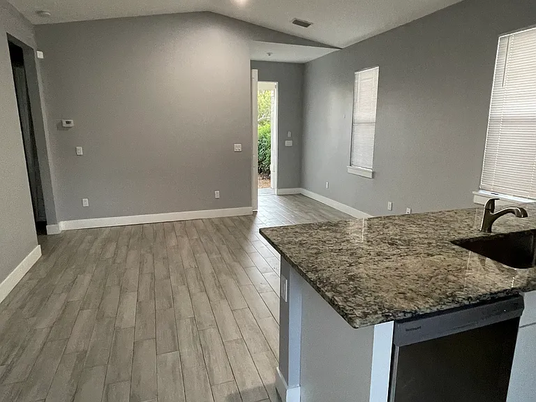 626 Latona Ave — Photo 19