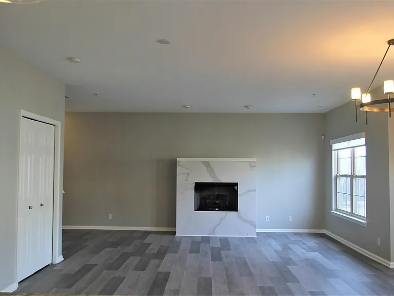3243 Camden Dr #118 — Photo 7
