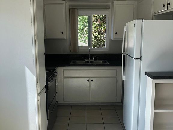3rd image of 11849 Goshen Ave APT 1