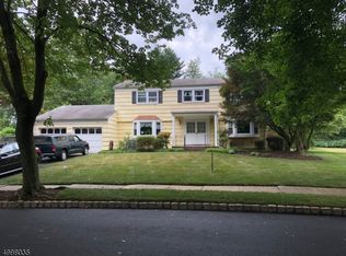 12 Gunpowder Dr, East Brunswick, NJ 08816