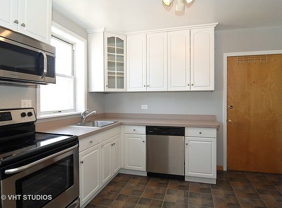 5th image of 2420 W Farragut Ave APT 2B