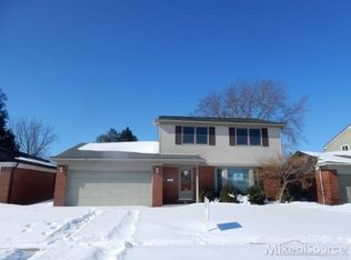 30805 Eiffel Ave, Warren, MI 48088
