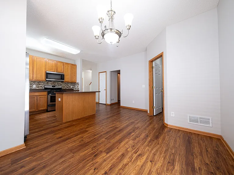 10021 Iris Ln — Photo 10
