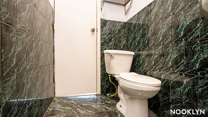 Rented by Nooklyn NYC LLC | media 30