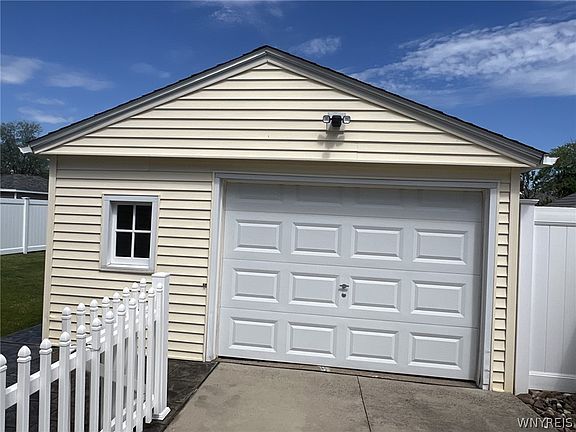 4th image of 411 78th St