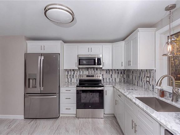 4th image of 1568 Wallum Lake Rd