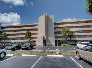 6661 NW 2nd Ave #PENTHOUSE E, Boca Raton, FL 33487