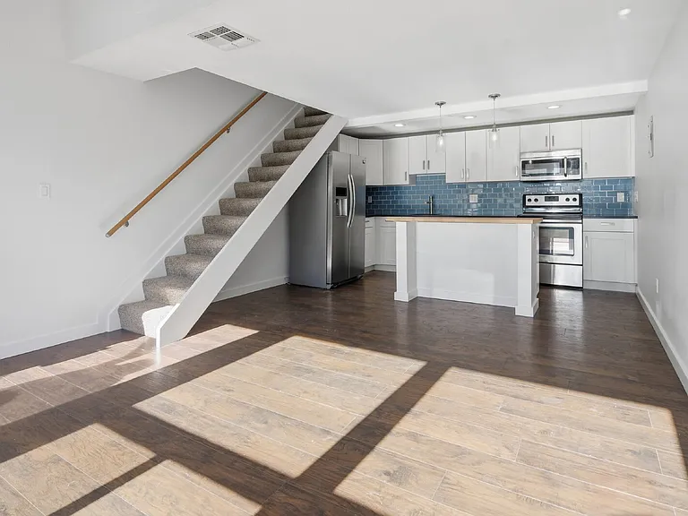 361 S Estes St #16 — Photo 4