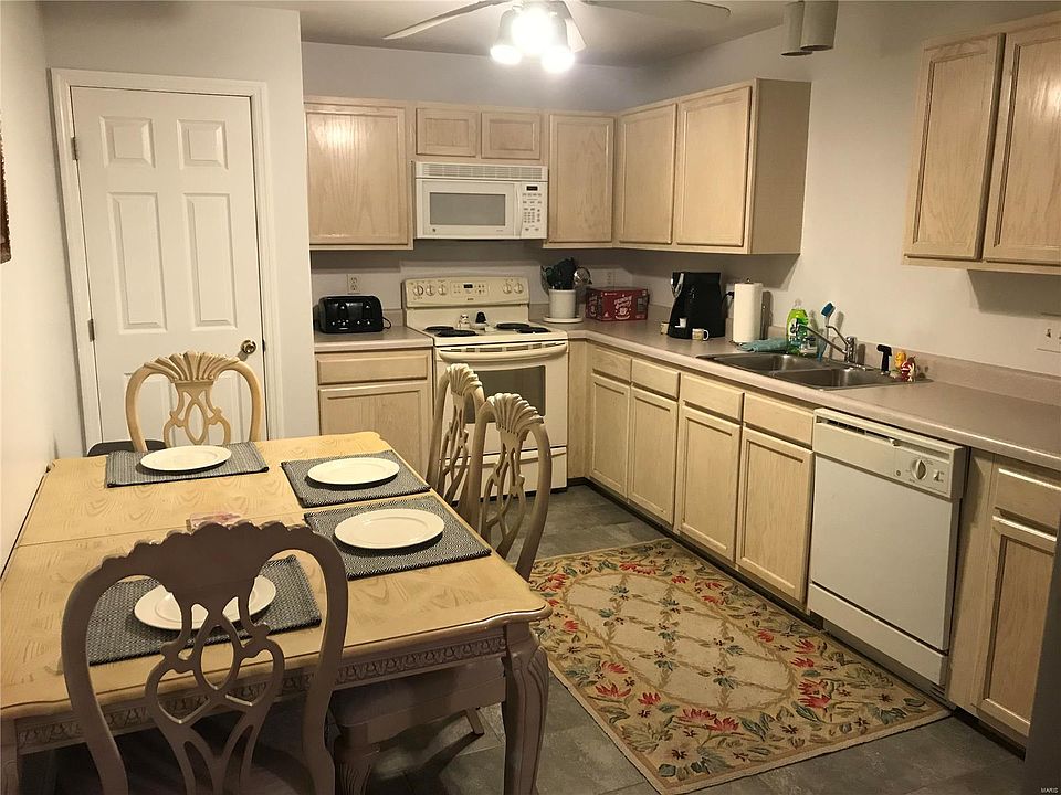 1st image of 14 Eagle Rock Cv Unit 105
