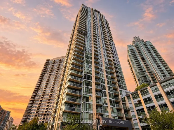 225 Webb Dr #603, Mississauga, ON L5B 4P2