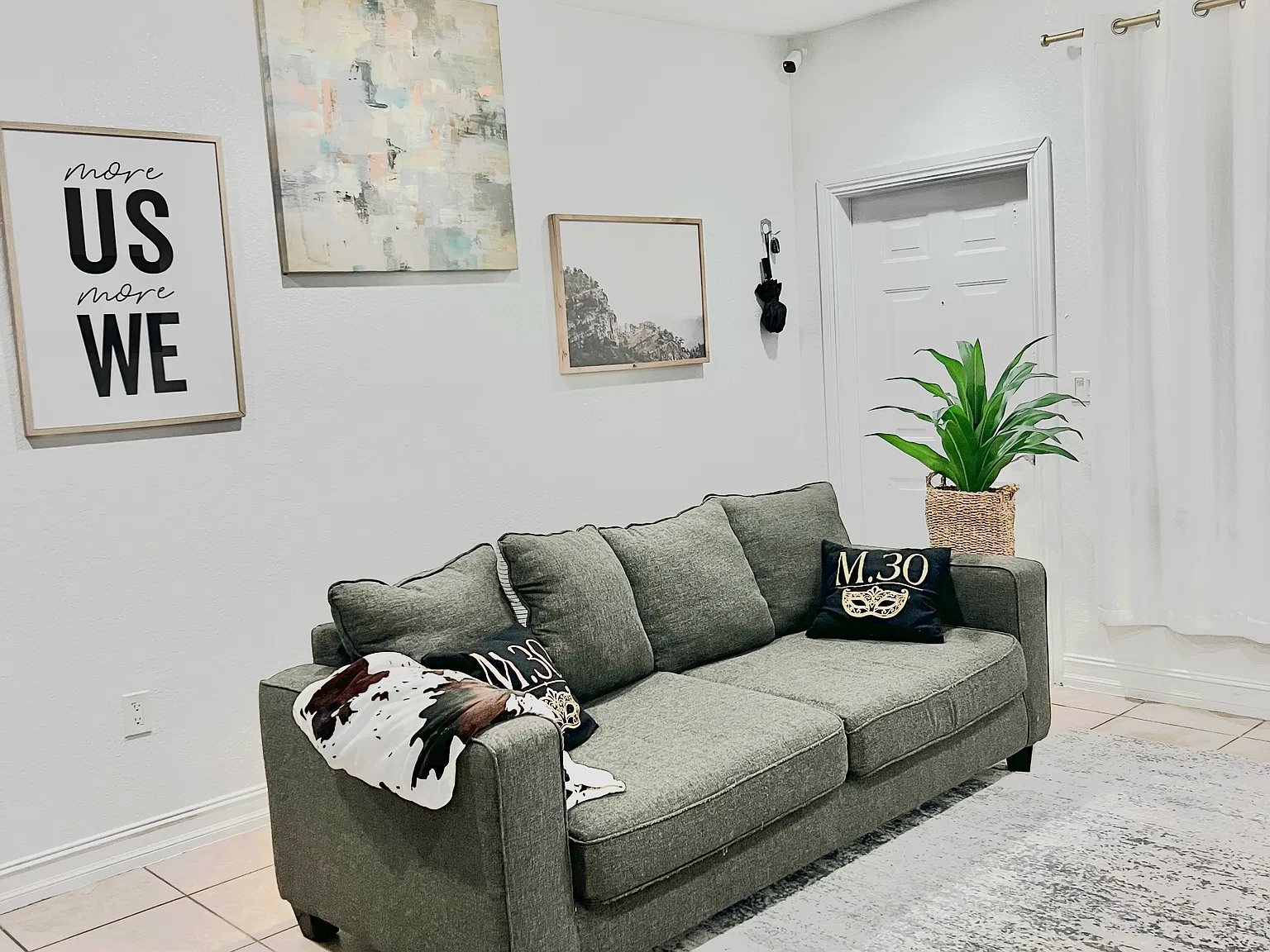3 bed, 2.5 bath, 2196 sqft, $3,220 — Photo 3
