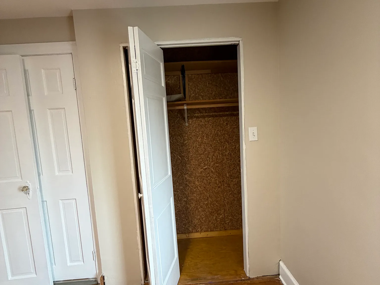 3 bed, 1827 sqft, $1,350 — Photo 2