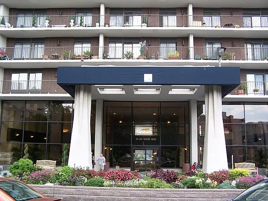 Rented by Peter Ashe | media 49