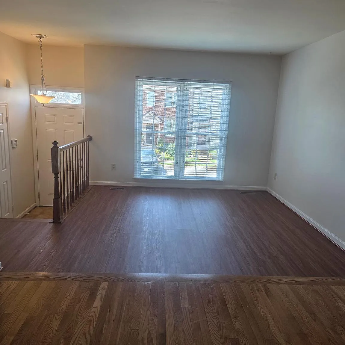 3 bed, 3.5 bath, 2006 sqft, $2,995 — Photo 3