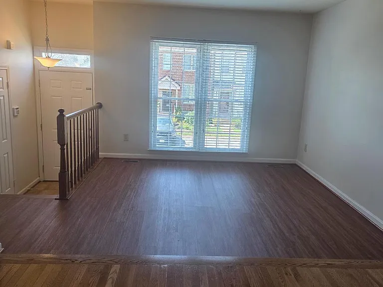 7766 Black Horse Ct — Photo 3