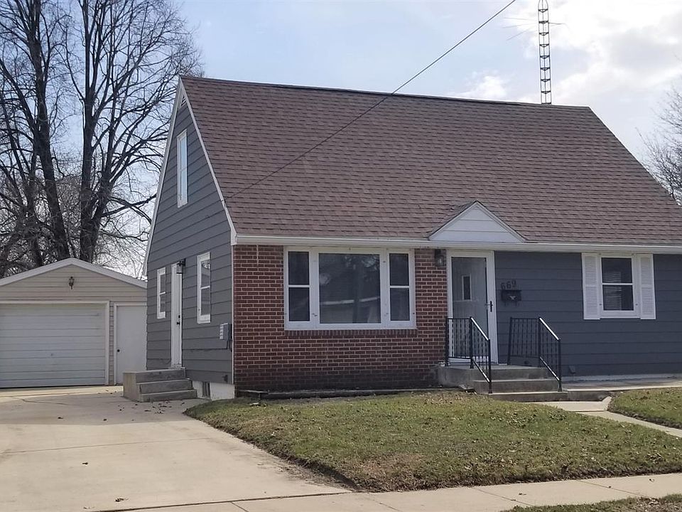1st image of 669 14th St NE