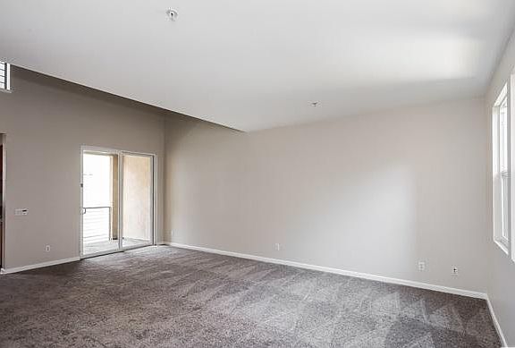 5th image of 236 E Jeanette Ln