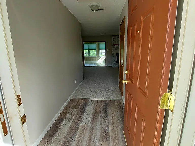1335 Windamere Rd — Photo 3