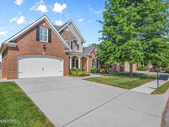 4th image of 1213 Whisper Trace Ln