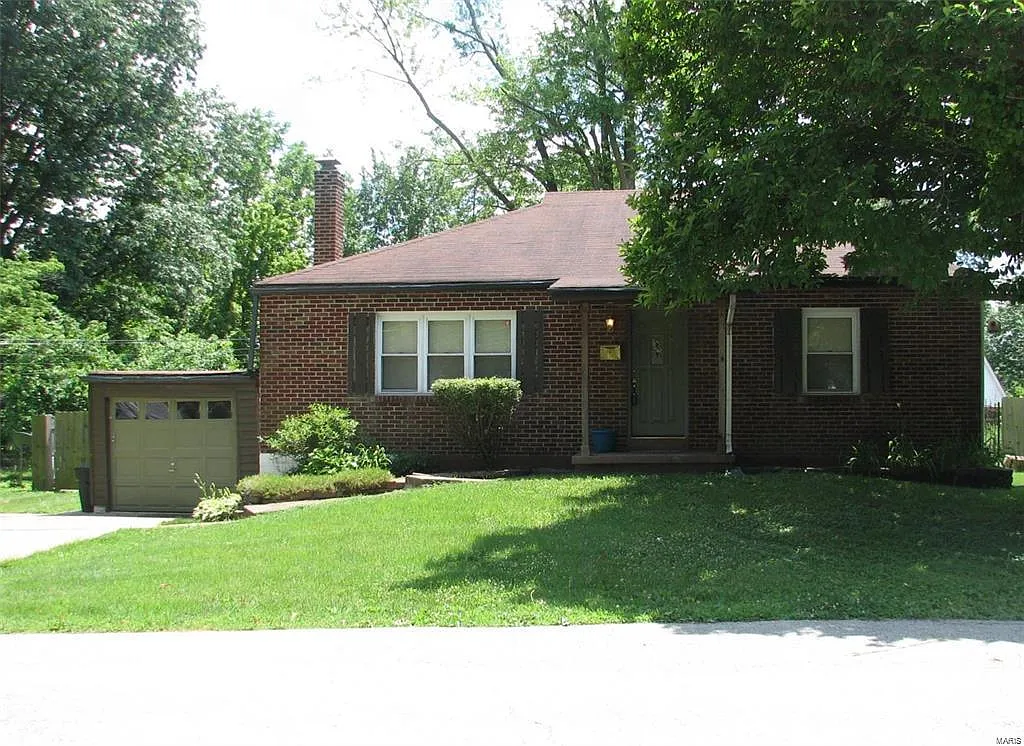 9865 Rivermont Dr photo 1
