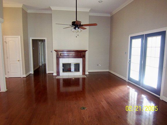 5th image of 104 Belmont Dr
