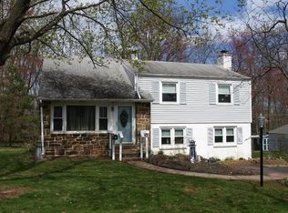 806 Woodlawn Dr, Lansdale, PA 19446