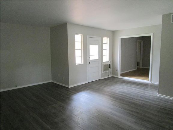 5th image of 1823 Fuller Dr