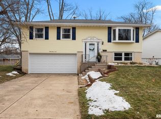 3306 W Birkshire Dr, Peoria, IL 61614