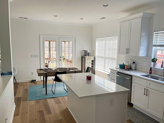 5th image of 1019 Grayscroft Dr