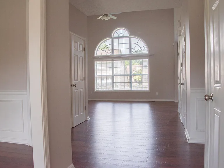 10705 Elkington Ln — Photo 2