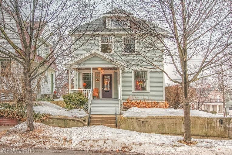 657 Parkwood St NE, Grand Rapids, MI 49503 Zillow