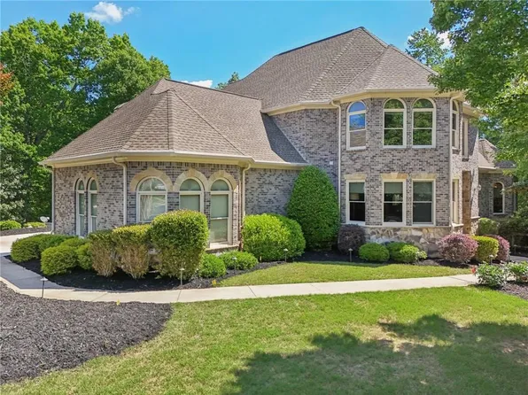 4162 Cumberland Point Dr, Gainesville, GA 30504