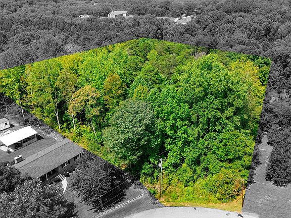 2nd image of 120 Barwood Cir