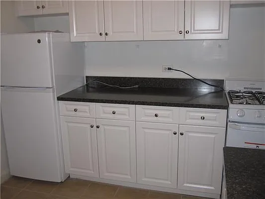 Rented by Siderow Residential Group | media 9