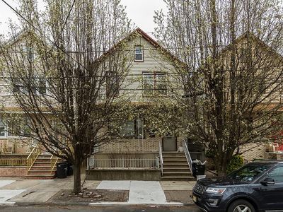 81 E 24th St, Bayonne, NJ, 07002